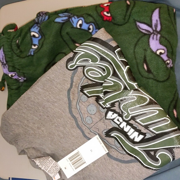 Teenage mutant ninja turtle pajama set size M tall - Picture 3 of 13